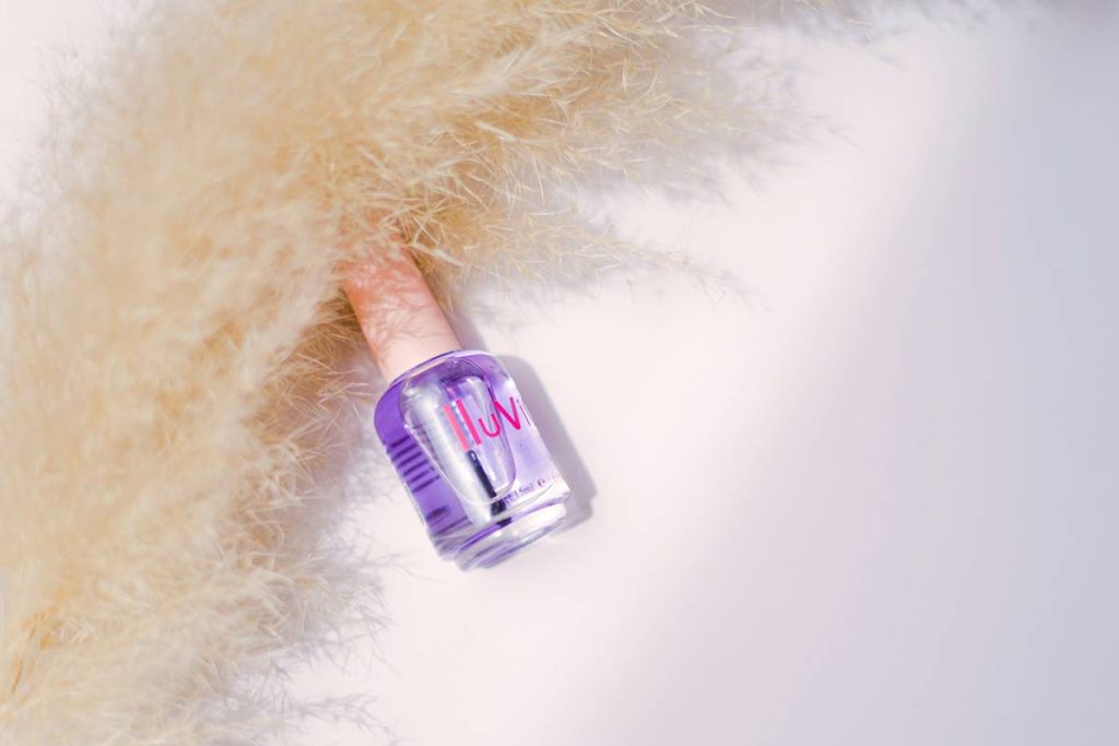 Why Your Manicure Fails in 2 Days: The Truth About Nail Protection Coat You’re Ignoring