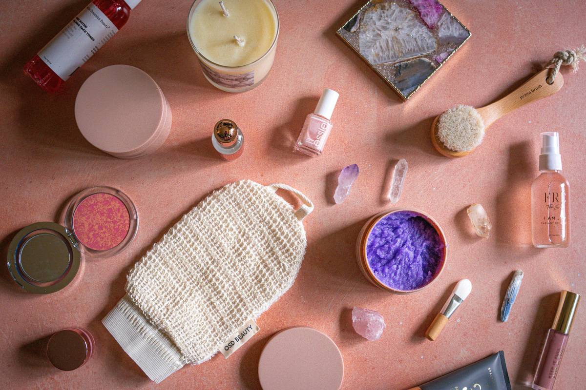 Why Your Manicure Fails Without a Proper Nail Foundation Product
